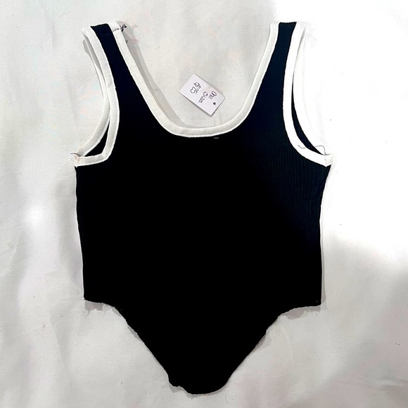 Black and White Crop Top - Picture 2 of 2